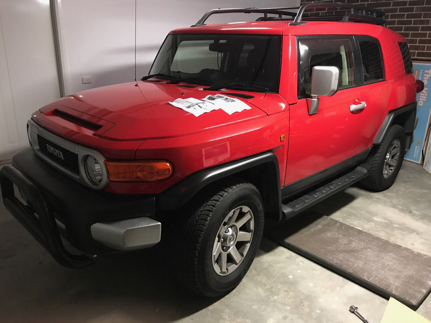 A pair of Black side steps for FJ Cruiser