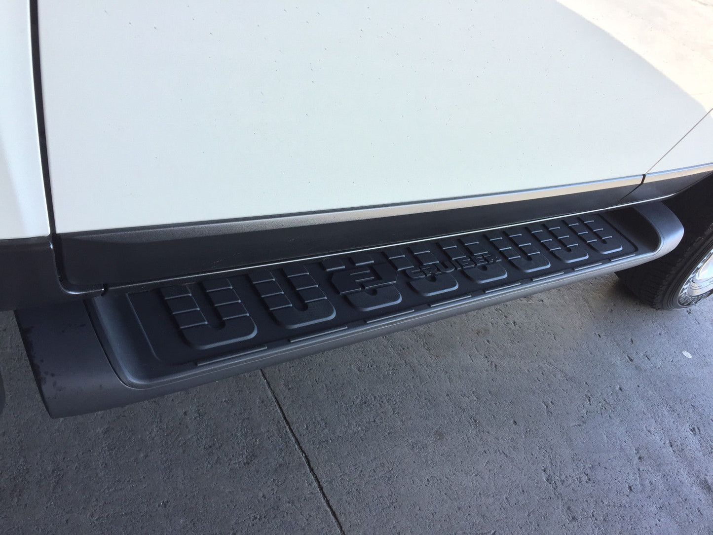 A pair of Black side steps for FJ Cruiser
