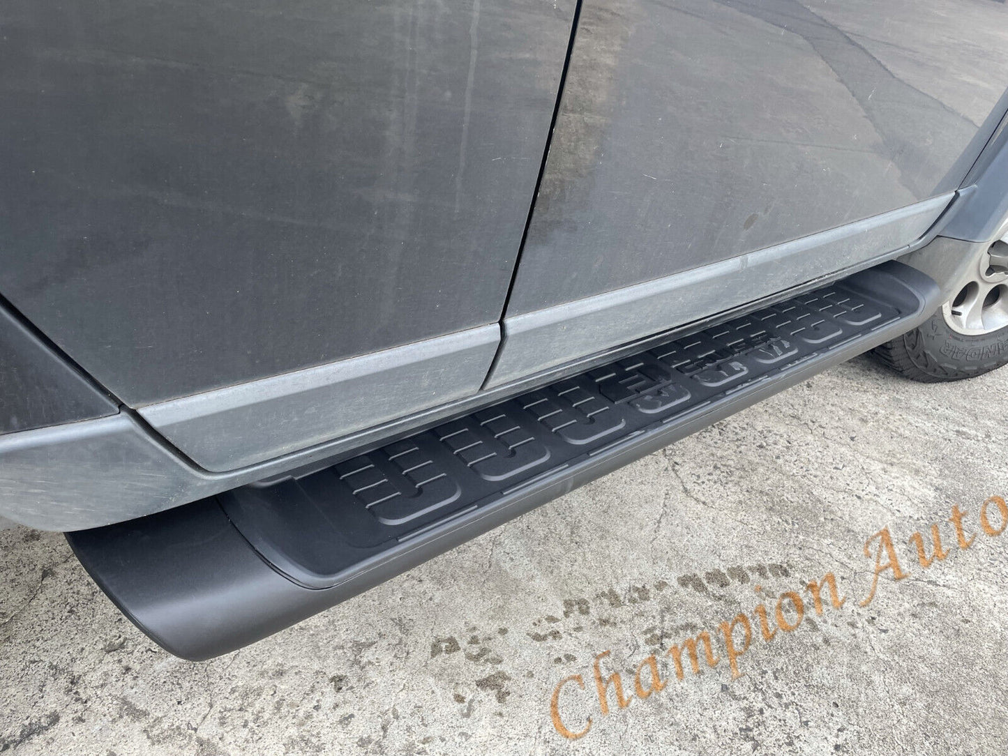 A pair of Black side steps for FJ Cruiser