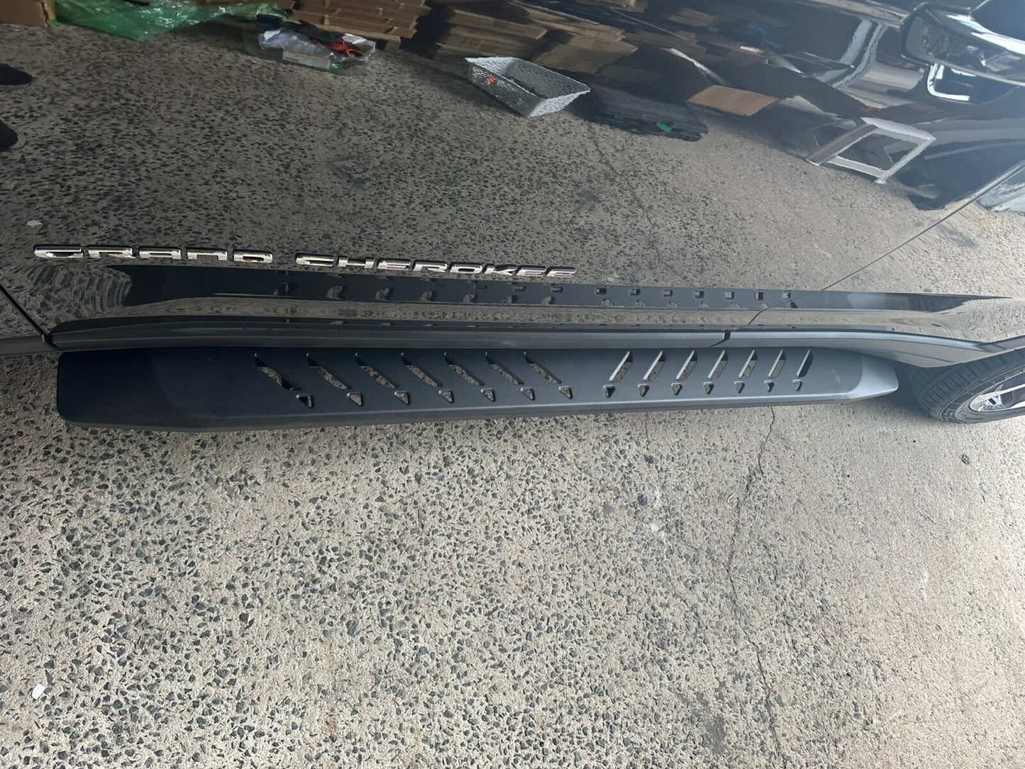 BLACK STEEL Side Steps Shark Bar For Jeep Grand Cherokee WL 5 SEAT 2023-2024