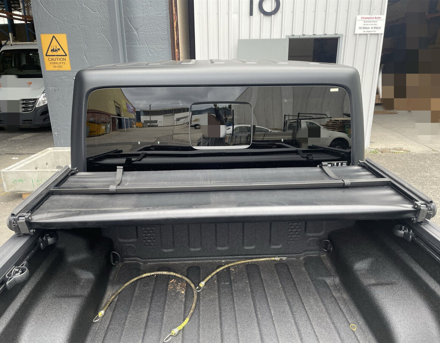 Soft Folding Tri-Fold Tonneau Cover For Jeep Gladiator JT Truck Bed 2020-2024