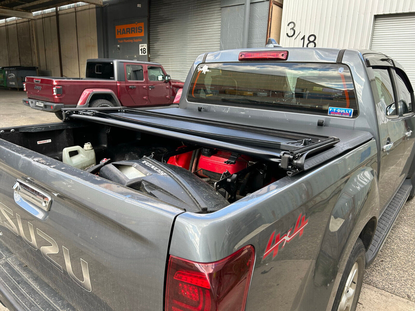 To Fit Isuzu D-max Dmax Dual Cab 2020-2024 Tri Fold Soft Tonneau Cover Non Drill