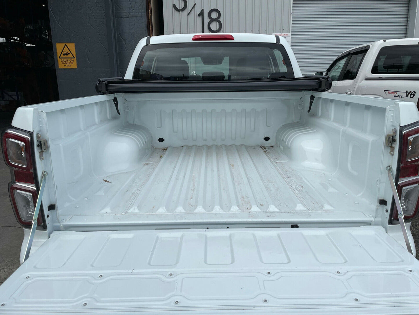 Tri Fold Soft Tonneau Cover Non Drill Mazda BT-50 BT50 Dual Cab 09/2020- 2024