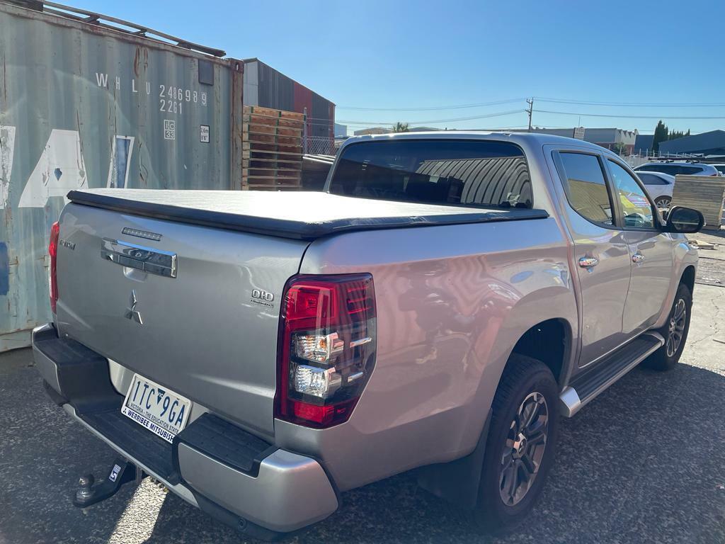 Tri Fold Soft Tonneau cover For Mitsubishi MQ MR Triton Dual Cab Tub 2015-2023