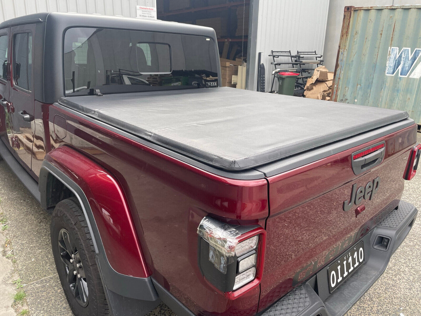 Soft Folding Tri-Fold Tonneau Cover For Jeep Gladiator JT Truck Bed 2020-2024