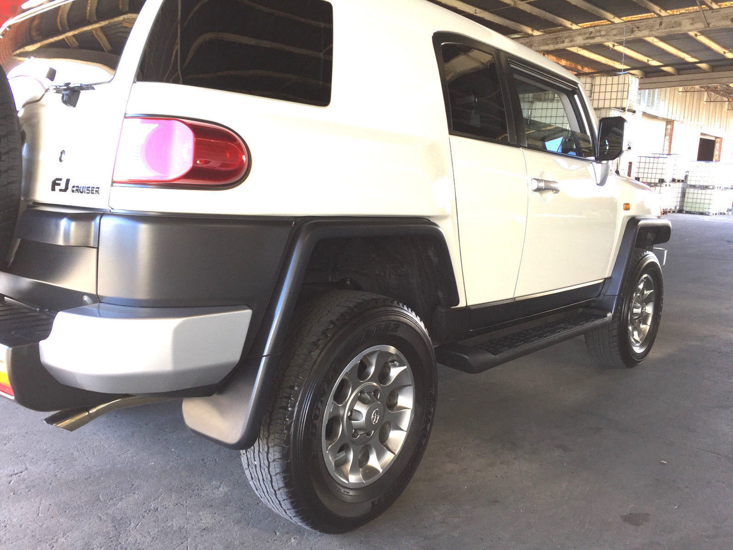 A pair of Black side steps for FJ Cruiser