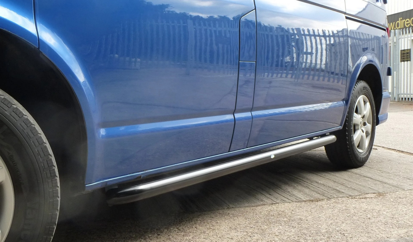 To Fit 2015+ Volkswagen Transporter T6 / Caravelle SWB Curved Side Bars BLACK