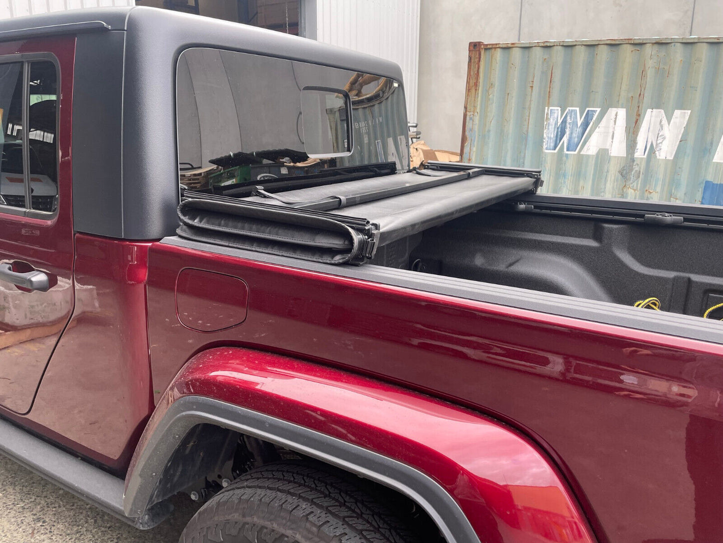 Soft Folding Tri-Fold Tonneau Cover For Jeep Gladiator JT Truck Bed 2020-2024