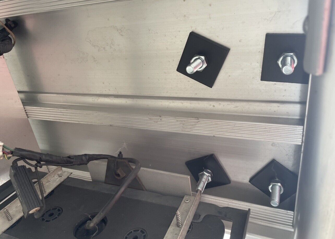 A pair of Heavy Duty Brackets for 3'' 76mm tube Ladder Rack Inner Diameter 82mm