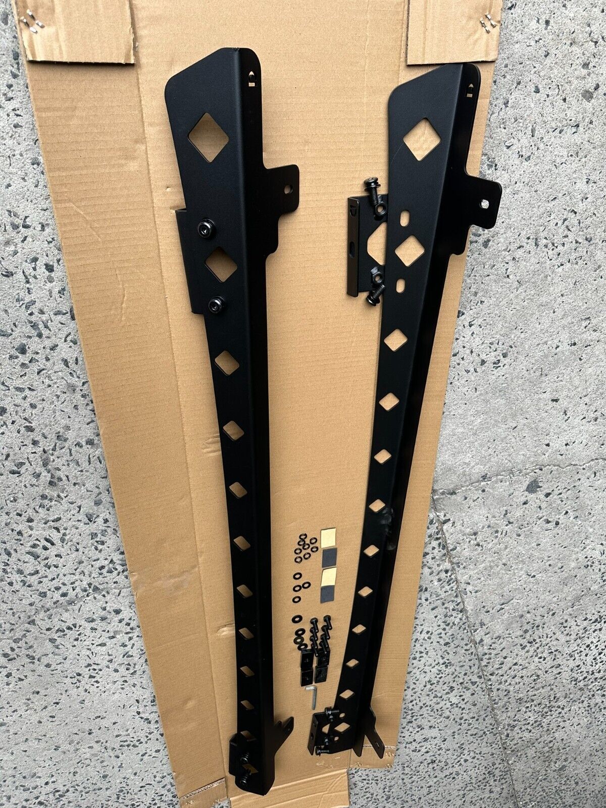 Backbone ROOF RACK Mounting System For Isuzu Dmax D-max DUAL CAB 09/2020-2024