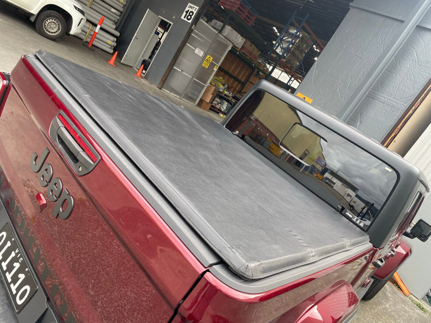 Soft Folding Tri-Fold Tonneau Cover For Jeep Gladiator JT Truck Bed 2020-2024
