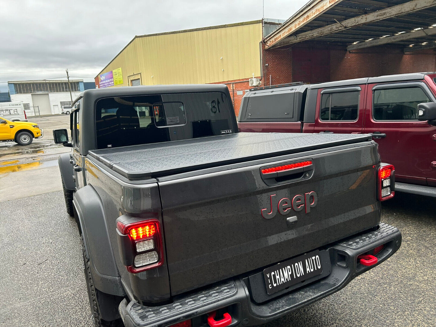 Alloy Folding Tri-Fold HARD Cover For Jeep Gladiator JT Truck Bed 2020-2024