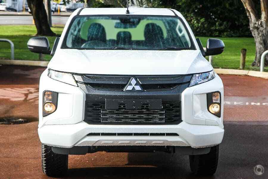 Nudge Bar 3.5'' Stainless Steel  FIT Mitsubishi Triton MR Series 2019+