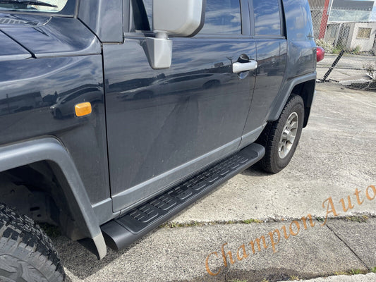 A pair of Black side steps for FJ Cruiser