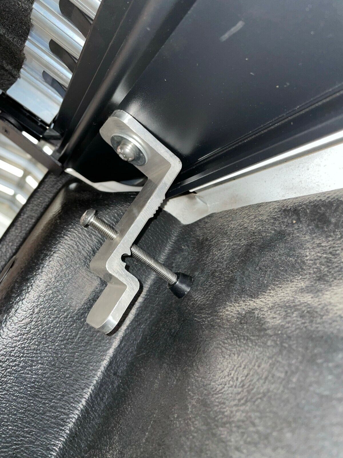 VW AMAROK 2010-2022 Aluminium ROLLER SHUTTER COVER Tonneau (Top Roll Style)