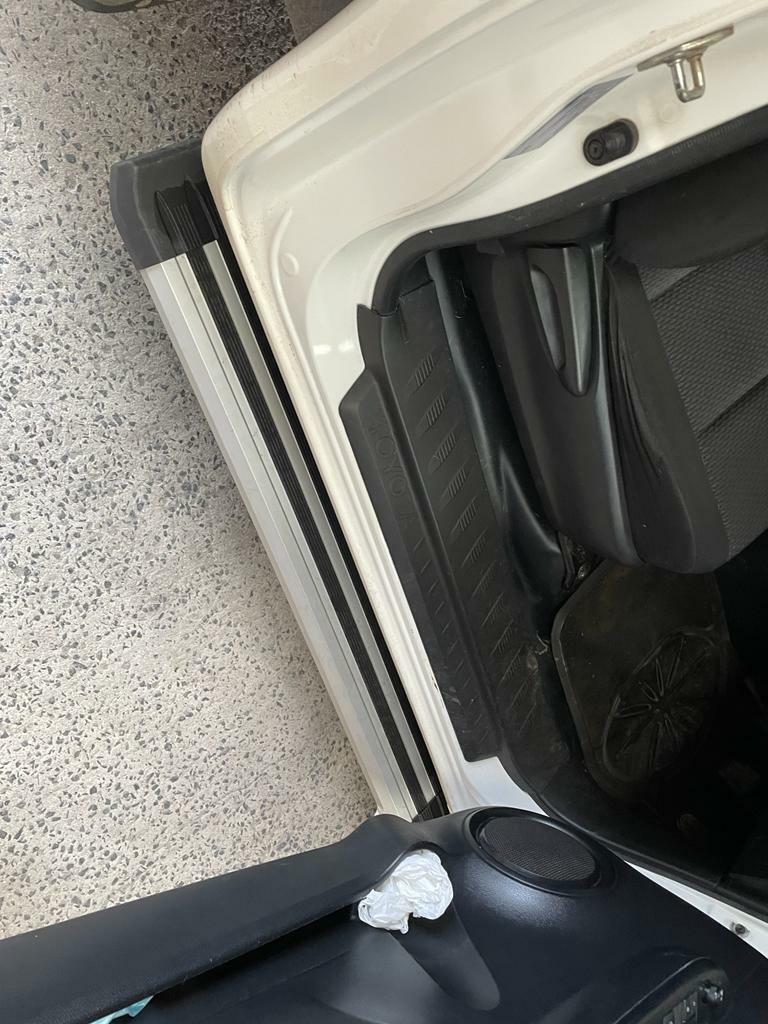 A pair of Single cab Alloy side steps for Hilux 2015-2024 (S6)